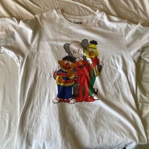 uniqlo kaws x sesame street